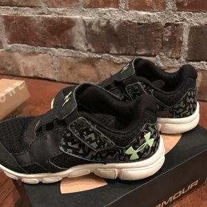 Toddler boys tennis shoes